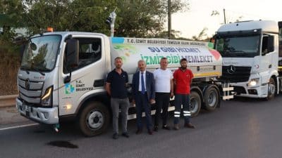 Yangın haberinin ardından İzmit Belediyesi’ne ait arazöz ve kepçe paletli