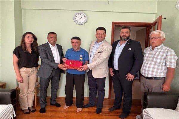 Gerçekleştirilen programda, Kıbrıs Gazileri Cafer Ersoy ve Ekrem Özden evlerinde