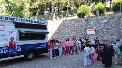Belediye ekipleri sabahın erken saatlerinde Ayazma Ulu Cami ve Tepeköy