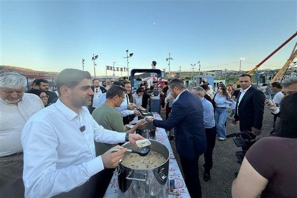 Aşure ikramı, AK Parti Karabük İl Başkanlığı organizasyonuyla lunapark alanında