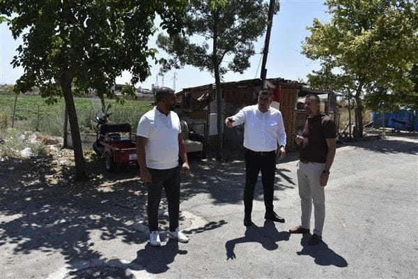 Belediye Başkan Yardımcısı Aksoy ve Park Bahçeler Müdürü Elif Terzi,