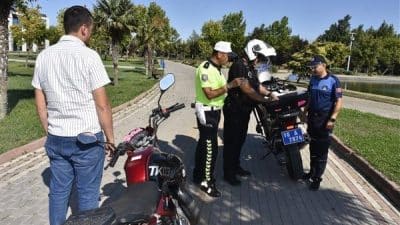 UKOME kararıyla yürürlüğe giren düzenlemeyle yalnızca belirlenen otopark alanları dışında