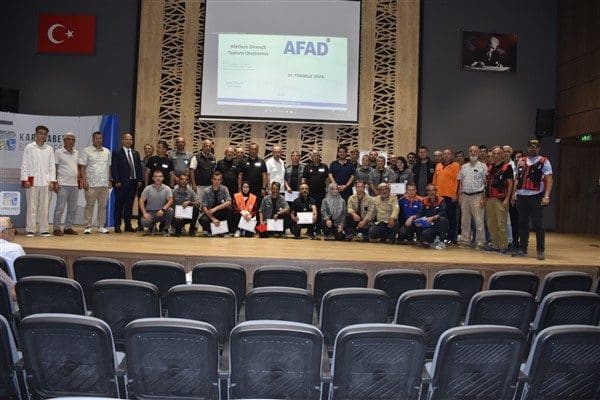 Programın temel amacı, afet farkındalığını artırmak, risklere karşı hazırlıklı olmayı