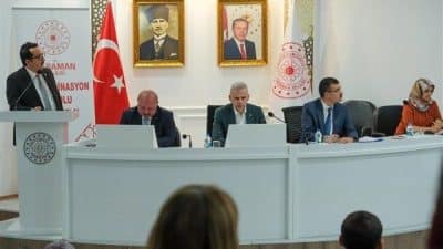 Vali Çiçekli, Karamanoğlu Mehmet Bey Toplantı salonunda yatırımcı kuruluşların temsilcilerinin