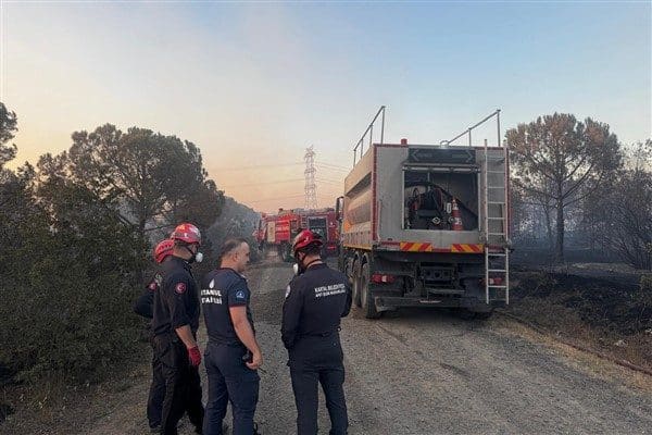 Haberi alır almaz yangının kontrol altına alınmasına katkı sunmak için