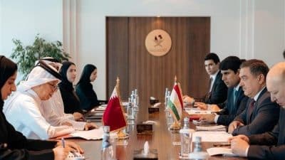 Katar tarafına Dışişleri Devlet Bakanı Sultan bin Saad Al Muraikhi,