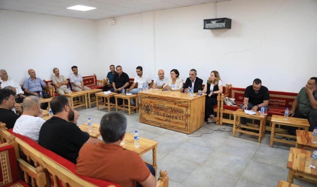 Kayapınar Belediyesi Fen İşleri Müdürlüğü’nün yeni yerleşim bölgelerinde ulaşımda yaşanan