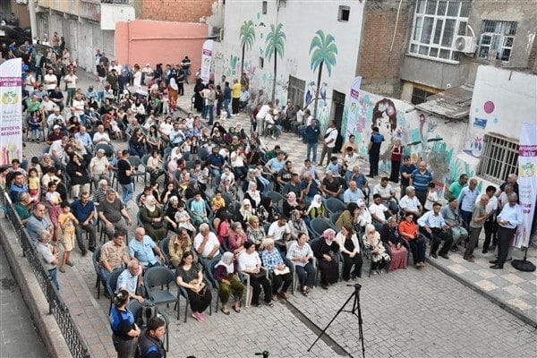 Bağlar Belediyesi’nin hayata geçirdiği Katılımcı Bütçe süreci, mahalle halkının belediye