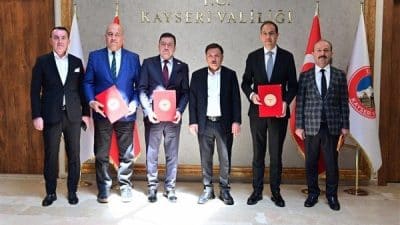 Toplamda 1600 metrekare kapalı alana sahip bulunan ve uzman dahiliye