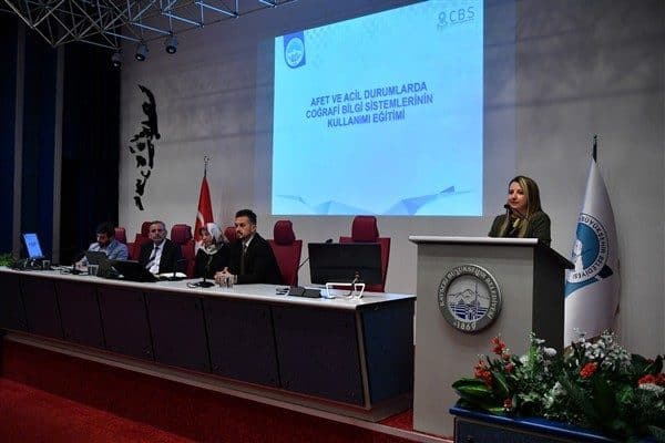 Kayseri Büyükşehir Belediyesi Meclis Salonu’nda Akıllı Şehircilik ve Bilgi İşlem