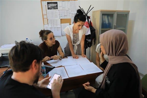 Doğru tercih için mesaiye başlayan Keçiören Belediyesi eğitim uzmanları, öğrencilerin
