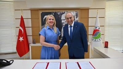 Kepez Belediyesi ile Merkezefendi Belediyesi arasında imzalanan protokolle, sokak hayvanlarının