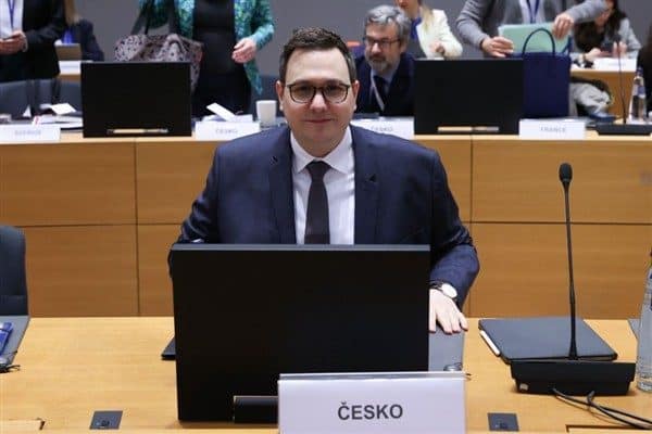 Çekya Dışişleri Bakanı Lipavsky, Ukrayna’daki durumu yakından takip ettiklerini belirtti.