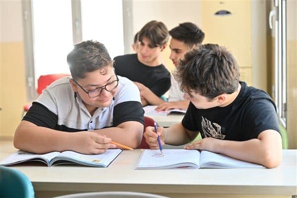 17 ilçede hizmet veren MABEM’lerde sınava hazırlanan bir öğrenci 500