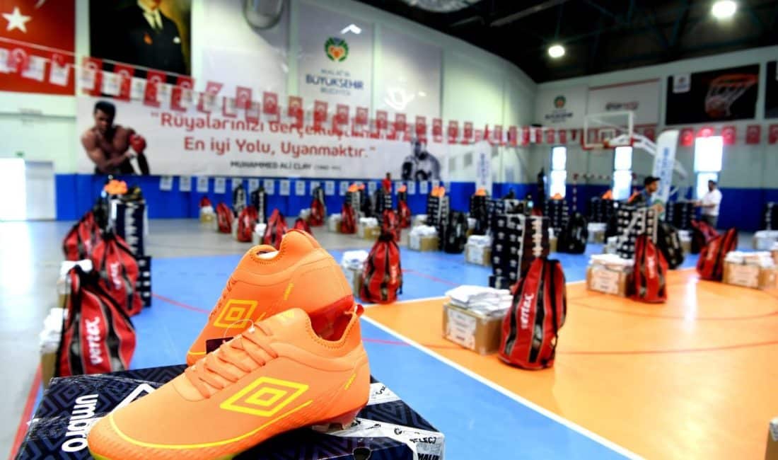 Muhammed Ali Clay Spor Salonu’nda çeşitli branşlarda faaliyet gösteren amatör