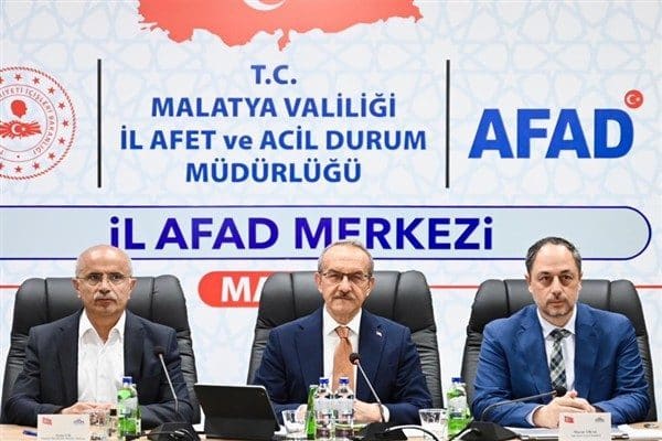 Malatya Valisi Yavuz, Malatya’da kırsal konutlara ilişkin yürütülen çalışmaların ele