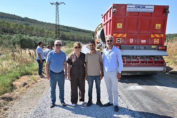 Manisa Büyükşehir Belediyesi, yol yapım çalışmalarında kaliteyi artırırken maliyetleri düşüren