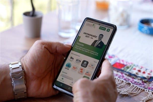 Manisa Büyükşehir Belediyesi, hayata geçirdiği “Alo Muhtarım” uygulamasıyla da yerel