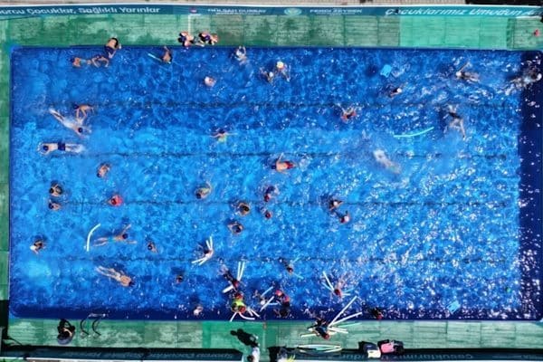 Manisa Büyükşehir Belediyesi, yaz tatilinde çocukların vakit geçirebilmesi için “Havuzlar