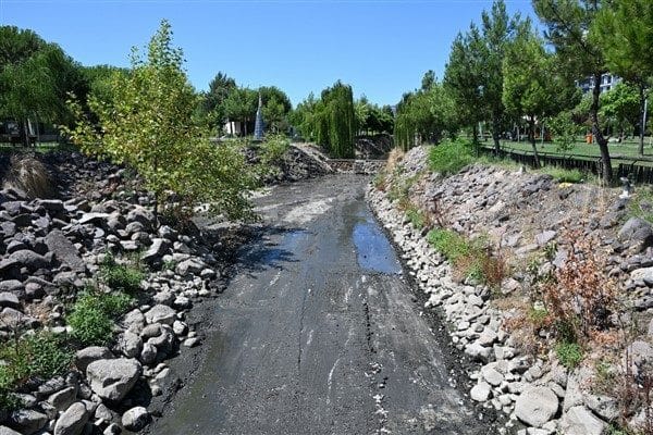 Manisa Su ve Kanalizasyon İdaresi (MASKİ) Genel Müdürlüğü ekipler tarafından