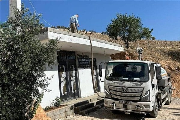 Belediyeden yapılan açıklamada, ilçe genelinde yürütülen yapım, bakım ve onarım