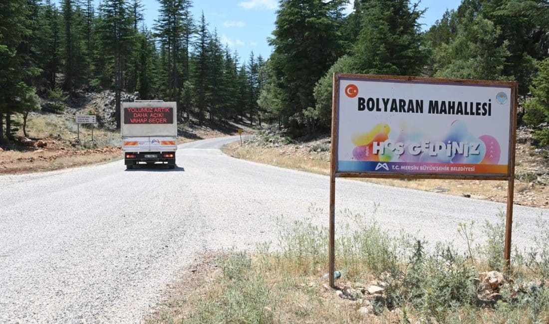 Mersin Büyükşehir Belediyesi, Gülnar ilçesinde yol yenileme çalışmalarına devam ediyor.
