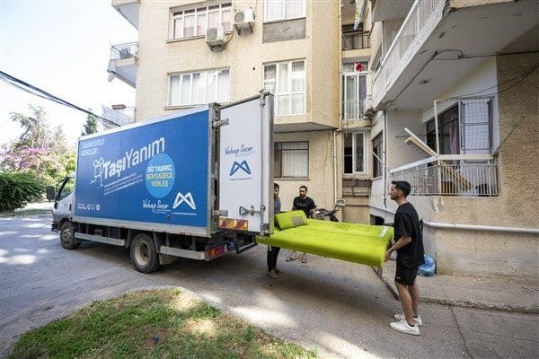 Büyükşehir’in ‘Bir TaşıYanım Olsa’ sloganıyla hayata geçirdiği yepyeni projesi ‘TaşıYanım’,