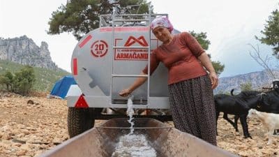 Mersin Büyükşehir Belediyesi’nin Sulama Tankeri Desteği Projesi sayesinde; Mersin’in dağlık