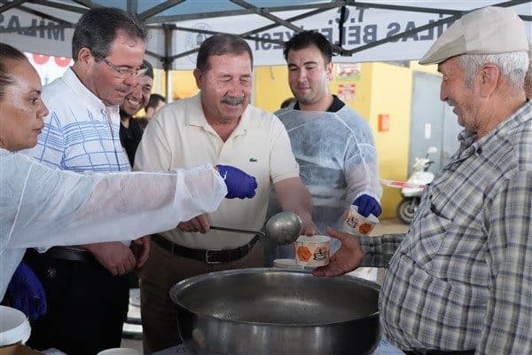 Buğday, nohut, fasulye, incir, tarçın ve şeker gibi 40'a yakın