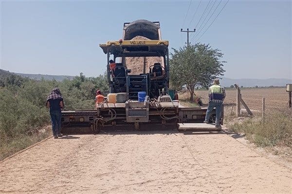 Muğla Büyükşehir Belediyesi, kırsal mahallelerde ulaşım kalitesini artırmak ve vatandaşların