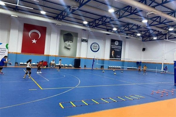 Tamamen ücretsiz olarak sunulan Yaz Spor Kursları, 6-12 yaş arası