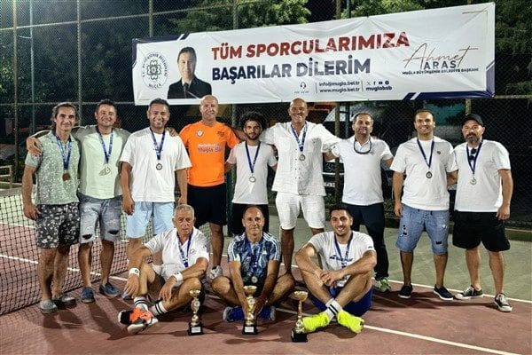 Muğla Büyükşehir Belediyesi tarafından düzenlenen 4. Geleneksel Babalar Günü Tenis
