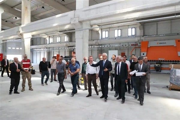 Muş Valisi Çakır, Muş Küçük Sanayi Sitesi Başkanı Şerafettin Subaşı,