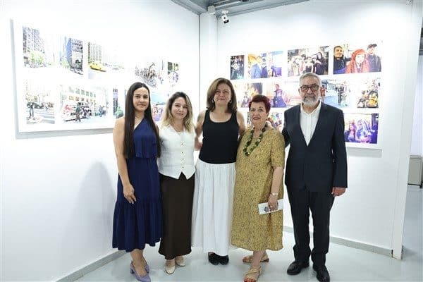 Sergide, 13 yıl boyunca New York’ta yaşayan Koçaslan’ın Times Meydanı’ndan