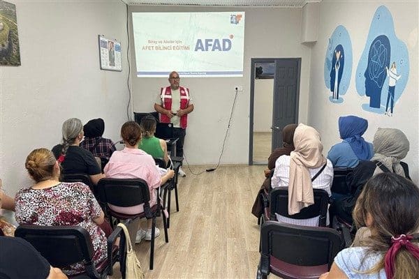 AFAD gönüllüsü ve OBAK sorumlusu Arif Yıldız ile ekip üyelerinden