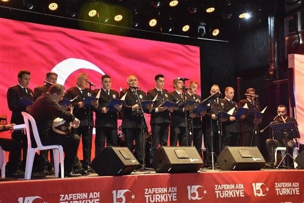 Ordu Büyükşehir Belediyesi önündeki 15 Temmuz Demokrasi Meydanı’nda düzenlenen programa,