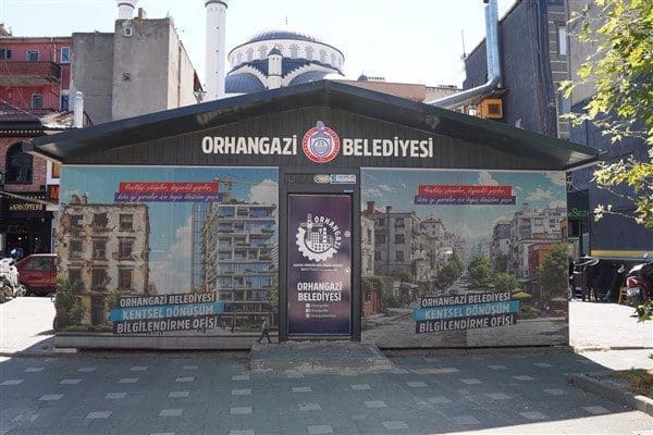 Belediyenin uzman ekipleri, kentsel dönüşümle ilgili teknik, hukuki ve uygulamaya
