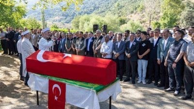 Ödemiş Tosunlar'da çıkan orman yangınına müdahale ederken ağır yaralanan, Beydağ