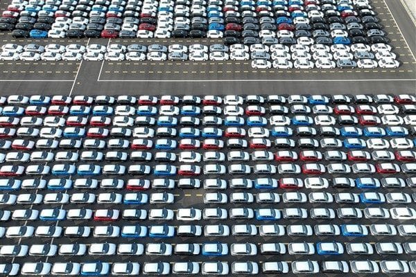 Çin Otomobil Üreticileri Derneği, yılın ilk yarısında hem otomobil üretiminin
