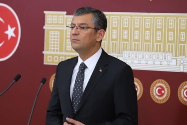 CHP Genel Başkanı Özel, açıklamasında "Hiçbir şey iyiye gitmediği gibi
