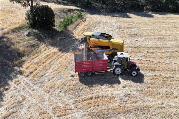 Pamukkale Belediyesi, kendi kaynaklarıyla üretim yaparak, üretileni doğrudan vatandaşlarla paylaşmaya