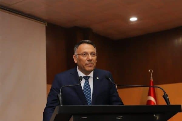 Iğdır Üniversitesi Rektörü Prof. Dr. Gürel, son günlerde başta İzmir