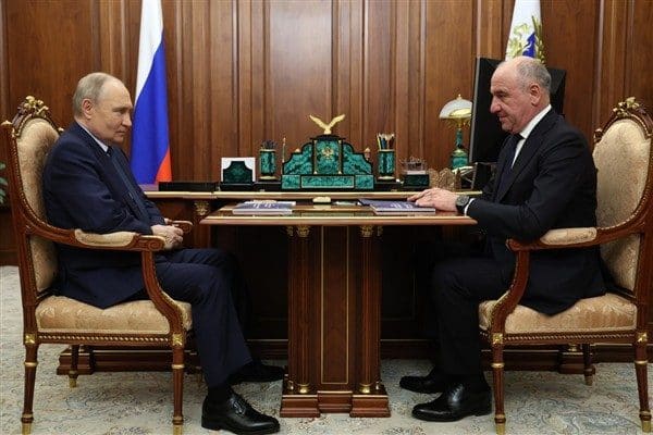 Rusya Devlet Başkanı Putin, Karaçay-Çerkesya Devlet Başkanı Raşid Temrezov ile