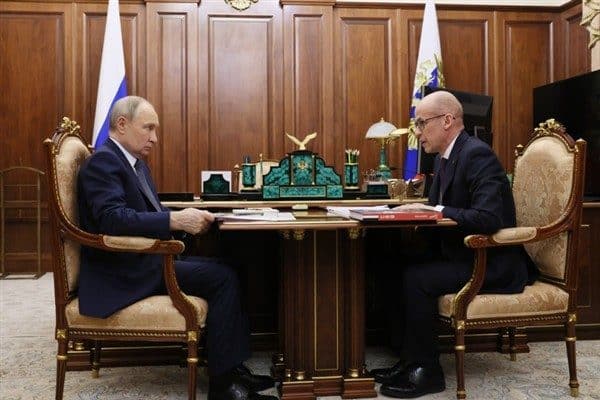 Rusya Devlet Başkanı Putin, Udmurt Cumhuriyeti Devlet Başkanı Aleksandr Brechalov