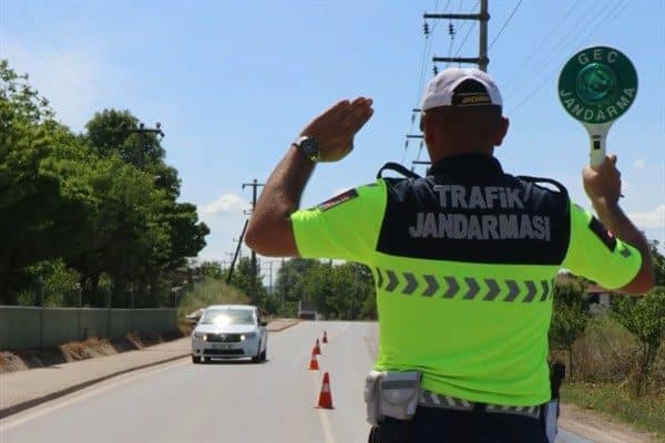 Sakarya İl Jandarma Komutanlığına bağlı trafik timleri, trafik güvenliğinin arttırılması