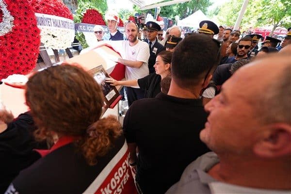 Irak’ın kuzeyinde sürdürülen Pençe-Kilit Harekatı kapsamında girdikleri mağarada metan gazına