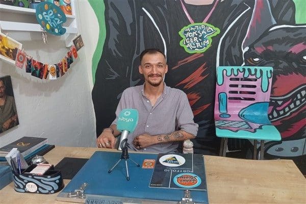 Sanata ilk adımını illegal yollarla attığını belirten Ödük, “15 yaşlarımda