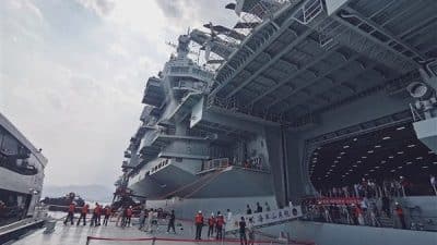Çin Deniz Kuvvetleri’ne ait Shandong uçak gemisi ve beraberindeki filo,