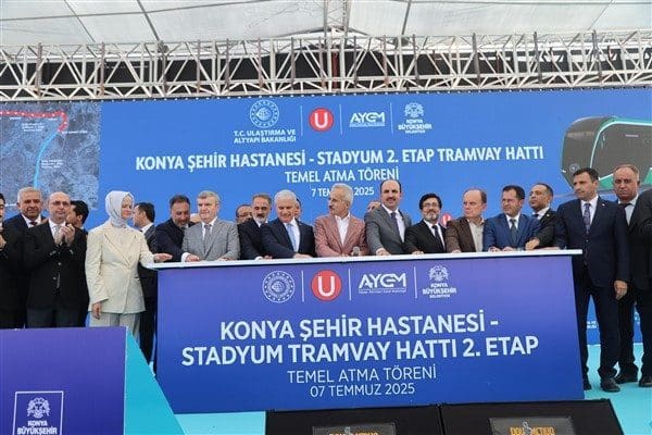 Konya Büyükşehir Belediyesi Stadyumu yanında düzenlenen temel atma programında konuşan