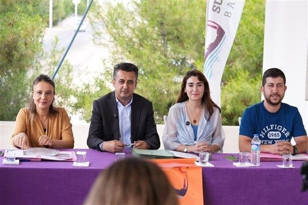 Sur Belediyesi Eş Başkanları Fatma Gulan Önkol ve Adnan Örhan